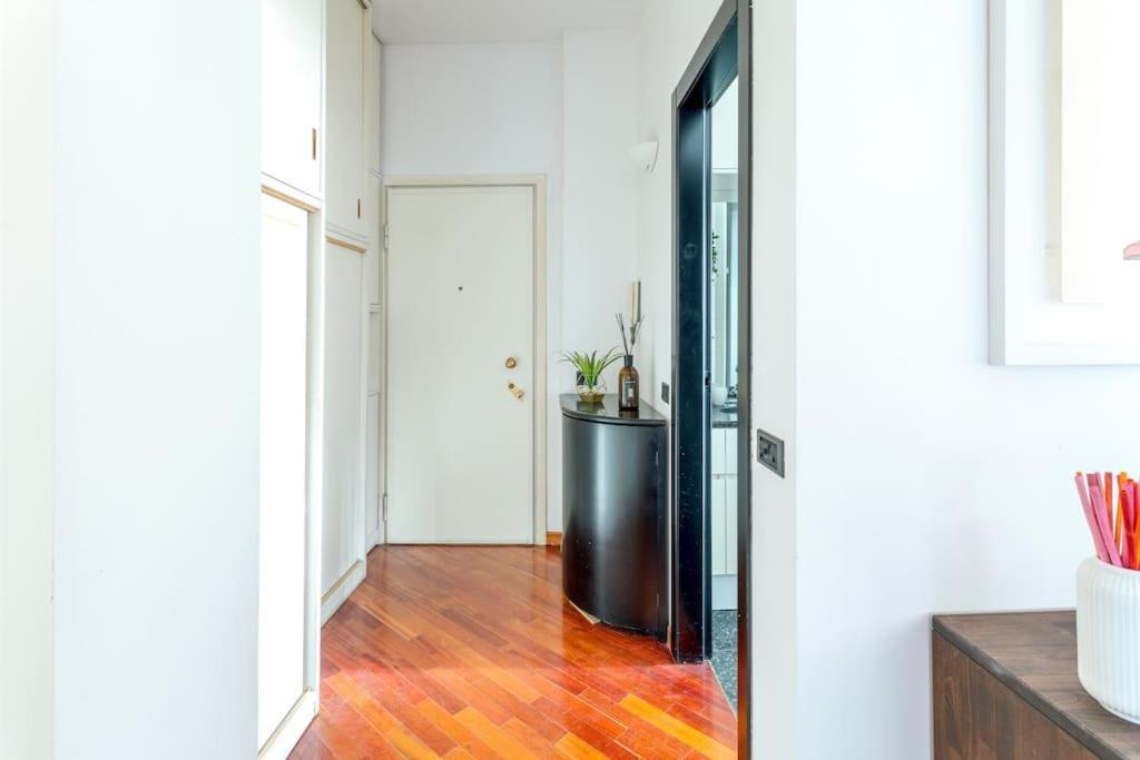 Appartement Duomo 10 Min Luxury • Terrazzo • Wi-Fi • Netflix à Milan Extérieur photo